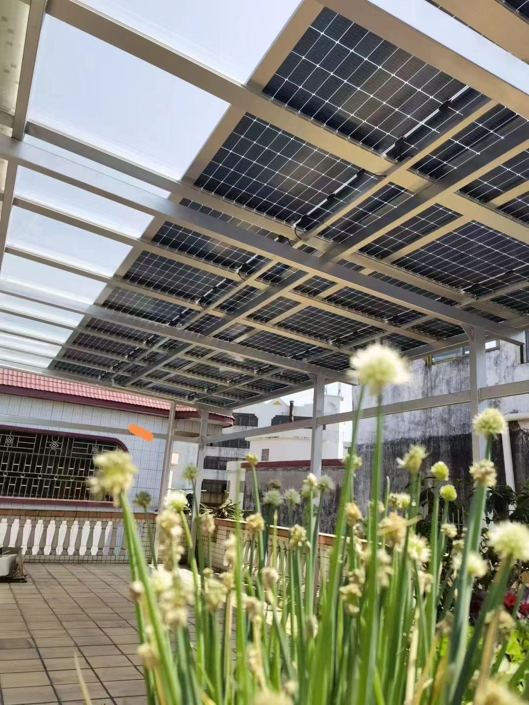 大竹别墅家用屋顶太阳能发电系统安装